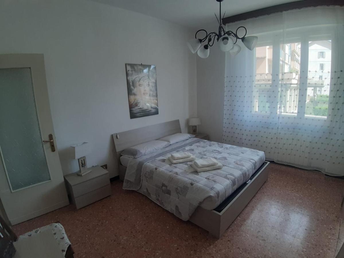 Appartamento Centrale Fino A 8 Posti Letto Pontremoli Exterior photo